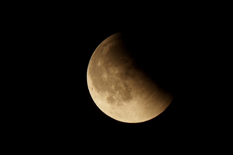 Der Mond während der Mondfinsternis am 28. September 2015 um 6:08 Uhr (MESZ)